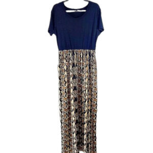 T-Shirt maxi dress Size L black bodice with snake print skirt. Soft flowy EUC